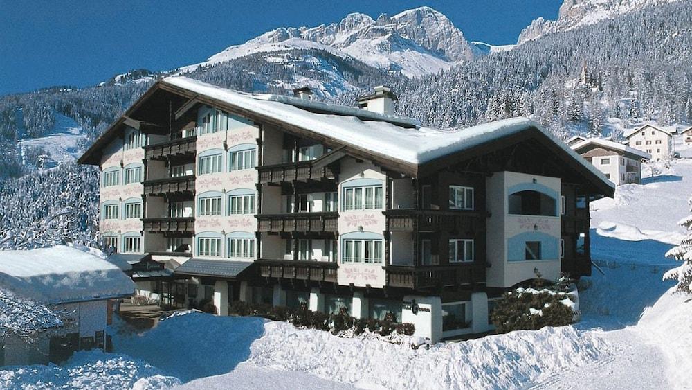 Alpen Hotel Corona Vigo di Fassa Dış mekan fotoğraf