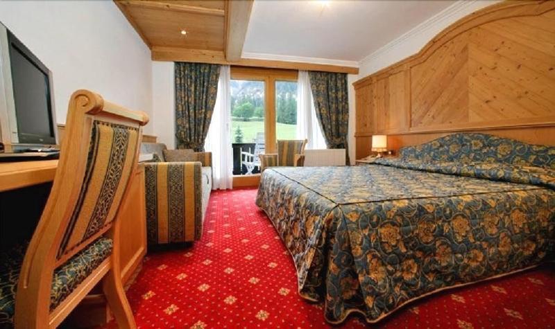 Alpen Hotel Corona Vigo di Fassa Dış mekan fotoğraf