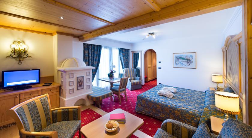 Alpen Hotel Corona Vigo di Fassa Oda fotoğraf