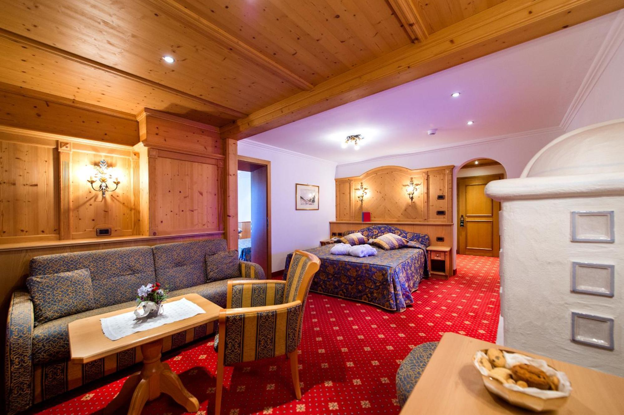 Alpen Hotel Corona Vigo di Fassa Oda fotoğraf