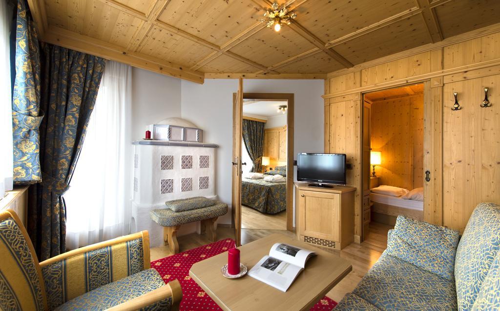 Alpen Hotel Corona Vigo di Fassa Dış mekan fotoğraf